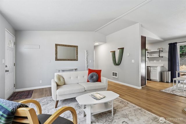 814 S Davies Road, Lake Stevens, WA 98258