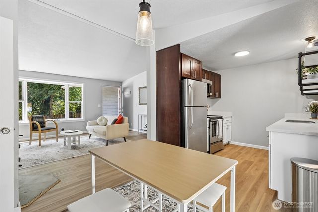814 S Davies Road, Lake Stevens, WA 98258
