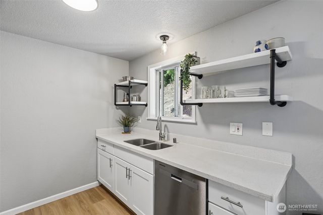 814 S Davies Road, Lake Stevens, WA 98258