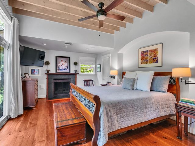 8202 Burkhart, Houston, TX 77055