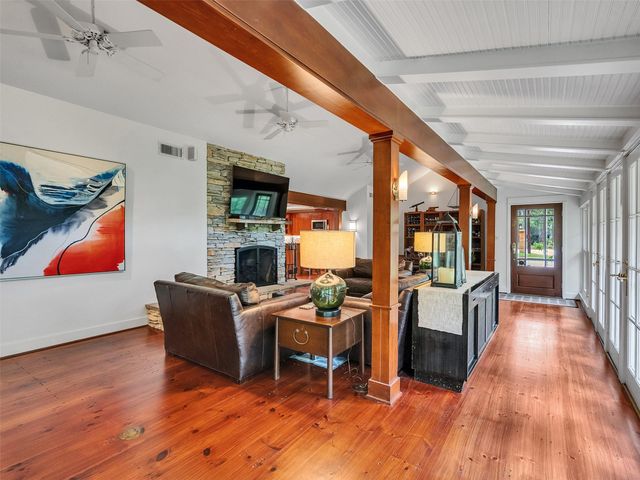 8202 Burkhart, Houston, TX 77055