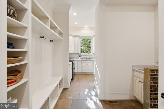 10700 BURBANK DR, Potomac, MD 20854