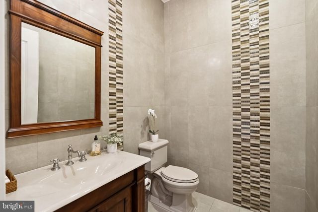 10700 BURBANK DR, Potomac, MD 20854