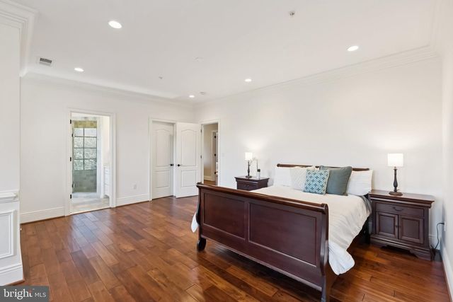 10700 BURBANK DR, Potomac, MD 20854