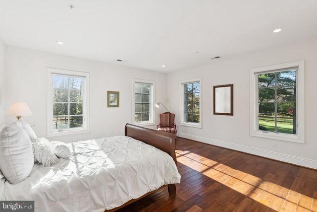 10700 BURBANK DR, Potomac, MD 20854