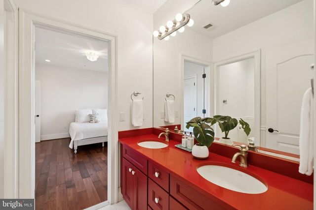 10700 BURBANK DR, Potomac, MD 20854