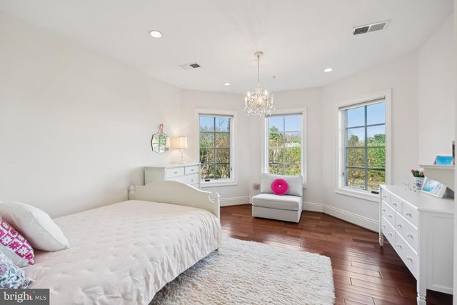 10700 BURBANK DR, Potomac, MD 20854