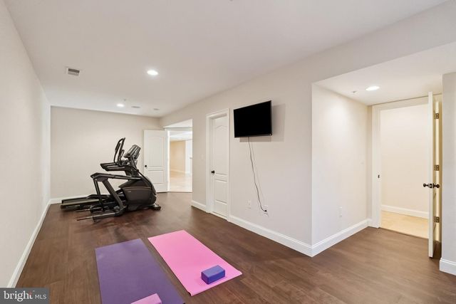 10700 BURBANK DR, Potomac, MD 20854