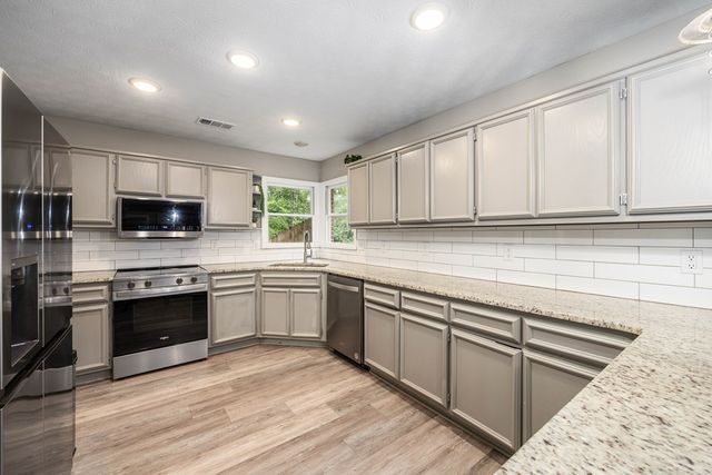 53 Lee Road 0518, Phenix City, AL 36870