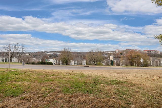 350 S Wildwood Drive F8, Branson, MO 65616