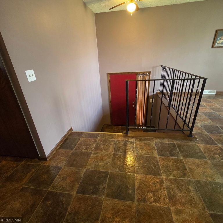 8704 Bass Creek Avenue N, Brooklyn Park, MN 55428 — photo 4