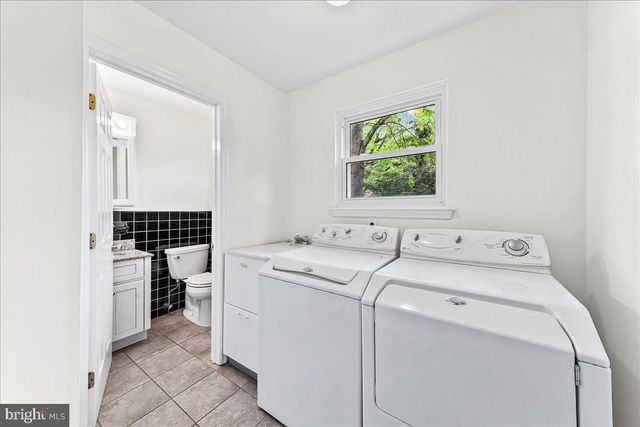 5 CROWN CT, Wilmington, DE 19810