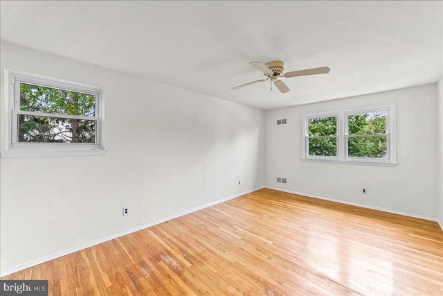 5 CROWN CT, Wilmington, DE 19810