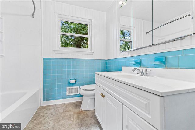 5 CROWN CT, Wilmington, DE 19810