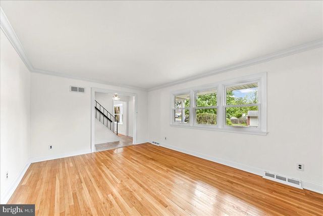 5 CROWN CT, Wilmington, DE 19810