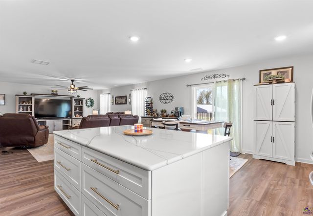 421 Resting Fawn Pl, Macon, GA 31216