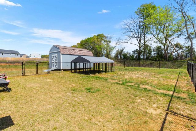 421 Resting Fawn Pl, Macon, GA 31216