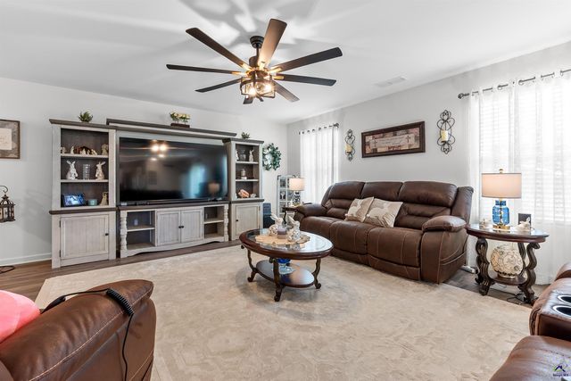 421 Resting Fawn Pl, Macon, GA 31216