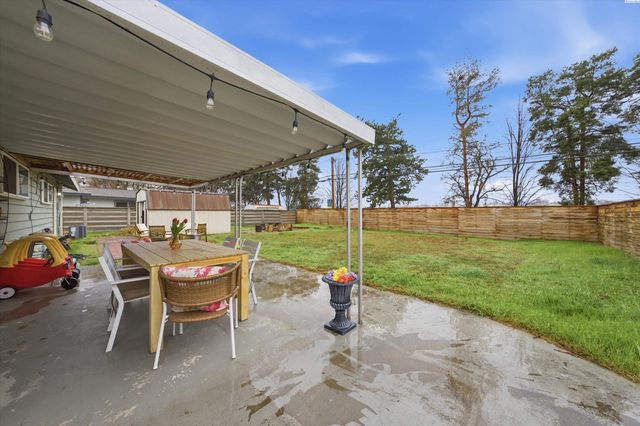 357 Cottonwood Dr, Richland, WA 99352