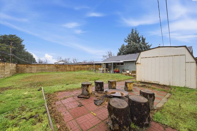 357 Cottonwood Dr, Richland, WA 99352