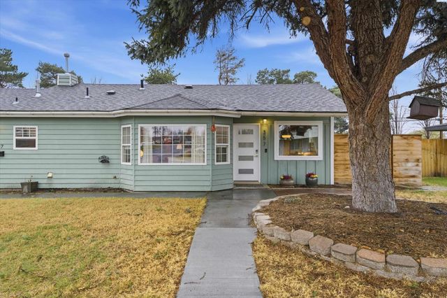 357 Cottonwood Dr, Richland, WA 99352