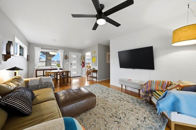 357 Cottonwood Dr, Richland, WA 99352