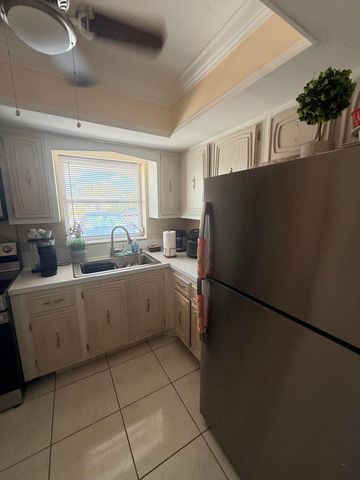 2737 E Emory Dr Drive E C, West Palm Beach, FL 33415