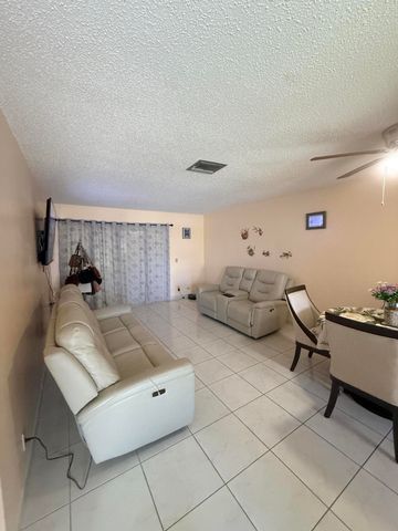 2737 E Emory Dr Drive E C, West Palm Beach, FL 33415