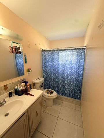 2737 E Emory Dr Drive E C, West Palm Beach, FL 33415