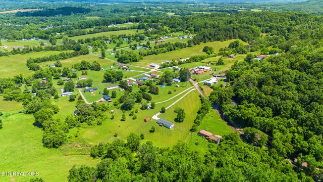 3917 Shipe Rd, Corryton, TN 37721