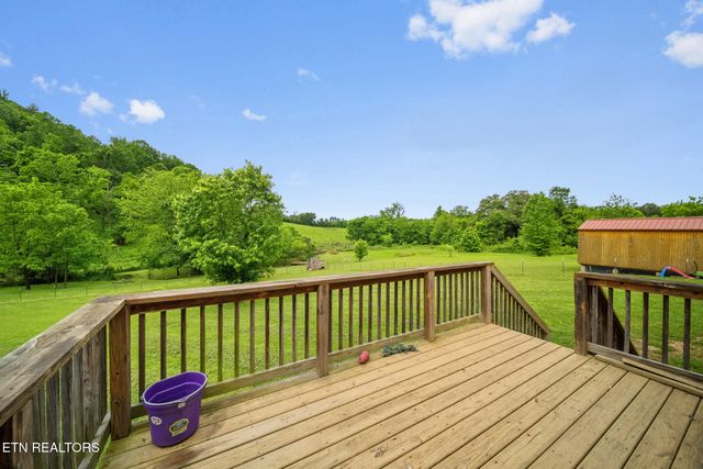 3917 Shipe Rd, Corryton, TN 37721