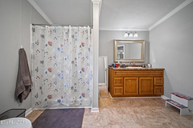 3917 Shipe Rd, Corryton, TN 37721