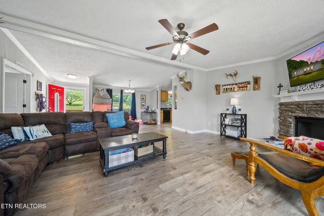 3917 Shipe Rd, Corryton, TN 37721