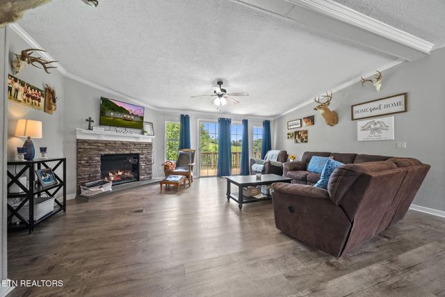 3917 Shipe Rd, Corryton, TN 37721