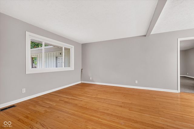 10207 Carrollton Avenue, Carmel, IN 46280
