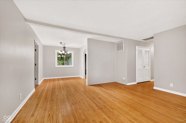 10207 Carrollton Avenue, Carmel, IN 46280