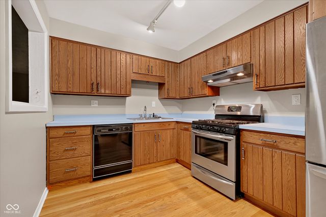 10207 Carrollton Avenue, Carmel, IN 46280