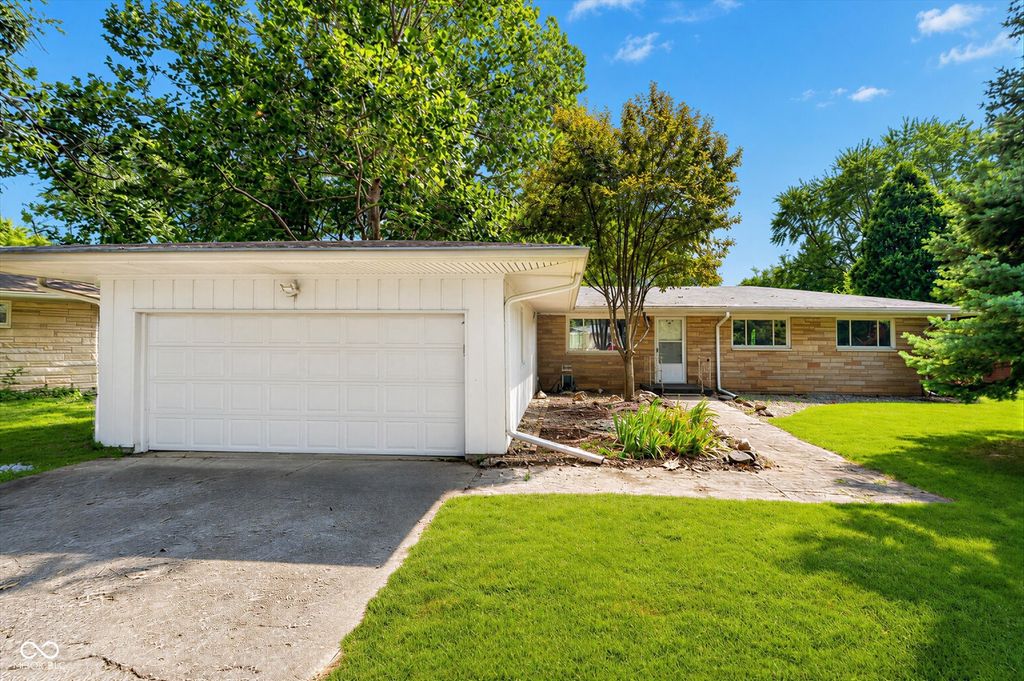 10207 Carrollton Avenue, Carmel, IN 46280
