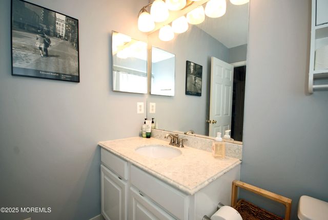 19 Haverford Court 4, Freehold, NJ 07728