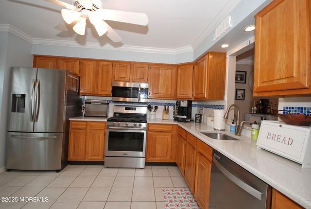 19 Haverford Court 4, Freehold, NJ 07728