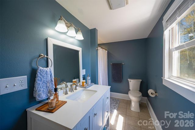 206 Bates Avenue, Cherryville, NC 28021