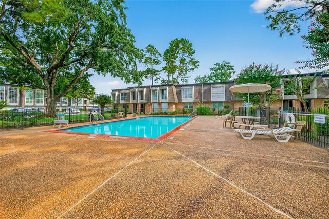 12633 Memorial Drive 216, Houston, TX 77024