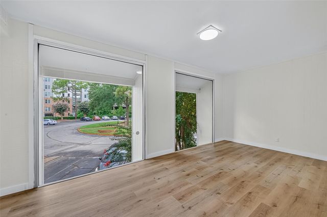 12633 Memorial Drive 216, Houston, TX 77024