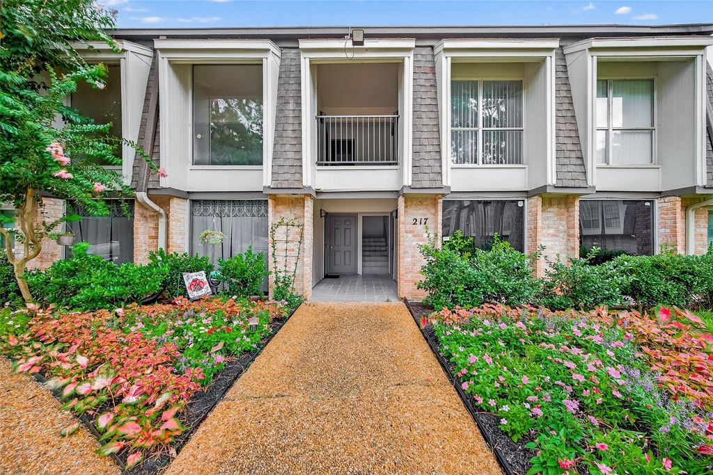 12633 Memorial Drive 216, Houston, TX 77024