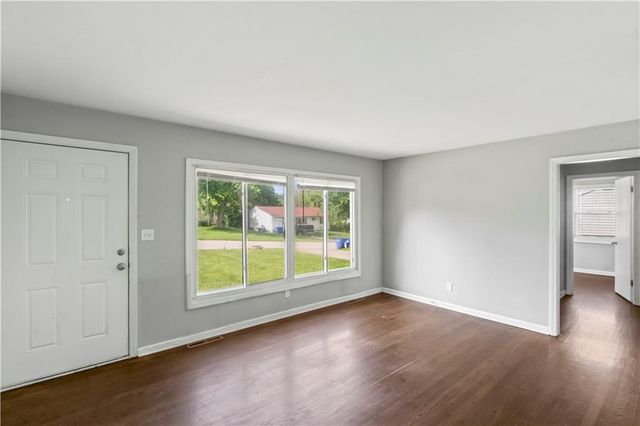 6106 E 147th Terrace, Grandview, MO 64030