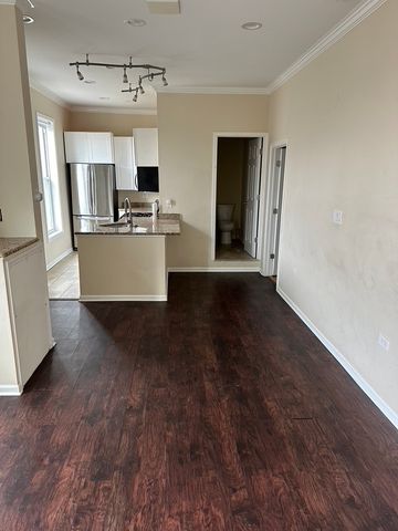 321 W 24th Street 3R, Chicago, IL 60616