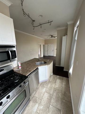 321 W 24th Street 3R, Chicago, IL 60616