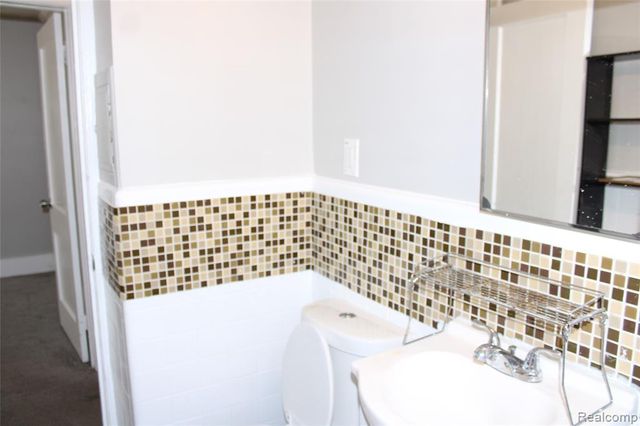 9107 Roselawn Street, Detroit, MI 48204