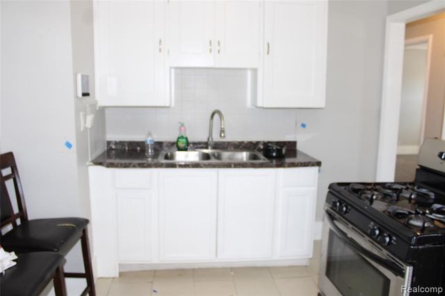 9107 Roselawn Street, Detroit, MI 48204