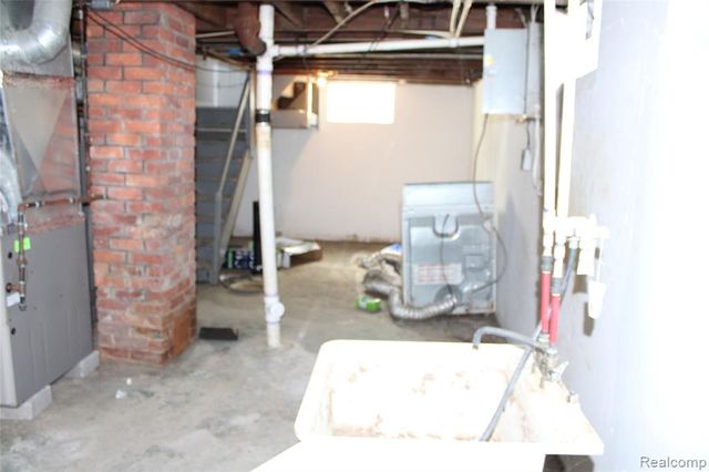 9107 Roselawn Street, Detroit, MI 48204